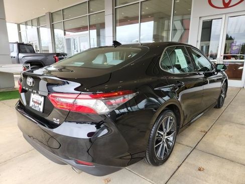 Used 2024 Toyota Camry XLE w/ Navigation Package AWD/4WD image 11