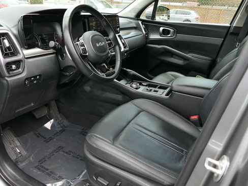 Used 2024 Kia Sorento EX AWD/4WD image 12