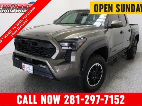 Certified 2024 Toyota Tacoma TRD Off-Road AWD/4WD image 1