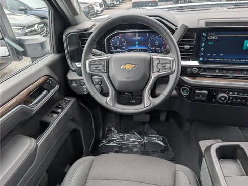 Used 2025 Chevrolet Silverado 2500 LT w/ Convenience Package AWD/4WD image 17