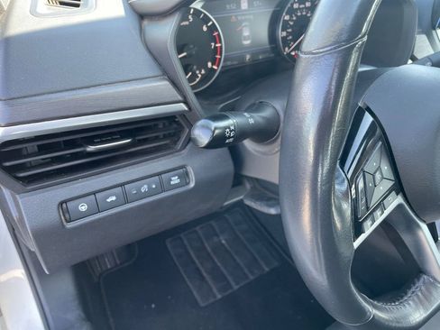 Used 2023 Nissan Altima 2.5 SV w/ SV Premium Package image 15