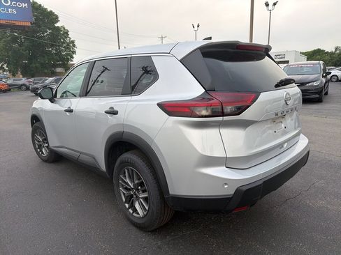 Used 2024 Nissan Rogue S FWD image 10