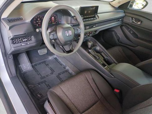 Used 2025 Honda Accord SE image 10