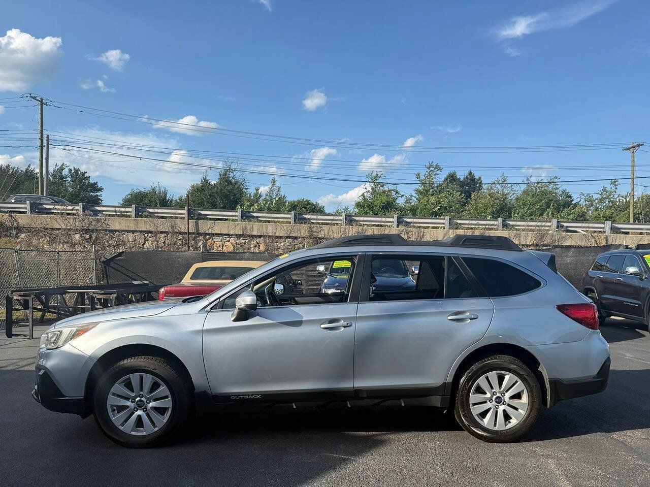 Used 2018 Subaru Outback 2.5i Premium AWD/4WD image 8