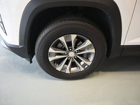 Used 2025 Chevrolet Equinox LT FWD image 29