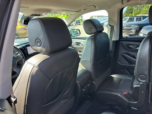 Used 2020 Chevrolet Traverse LT w/ LT Premium Package FWD image 10