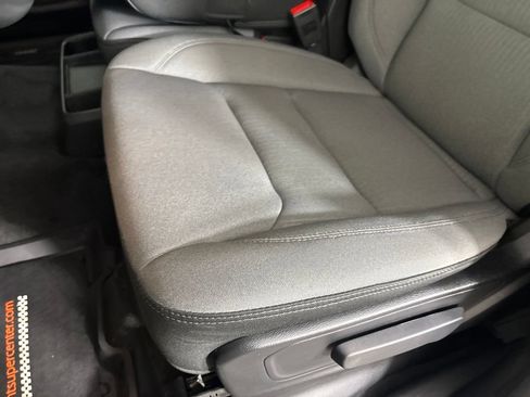 Used 2023 RAM 1500 Big Horn AWD/4WD image 9