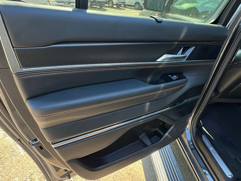 Used 2025 Jeep Grand Wagoneer L Series III w/ Rear Seat Video Group 1 image 24