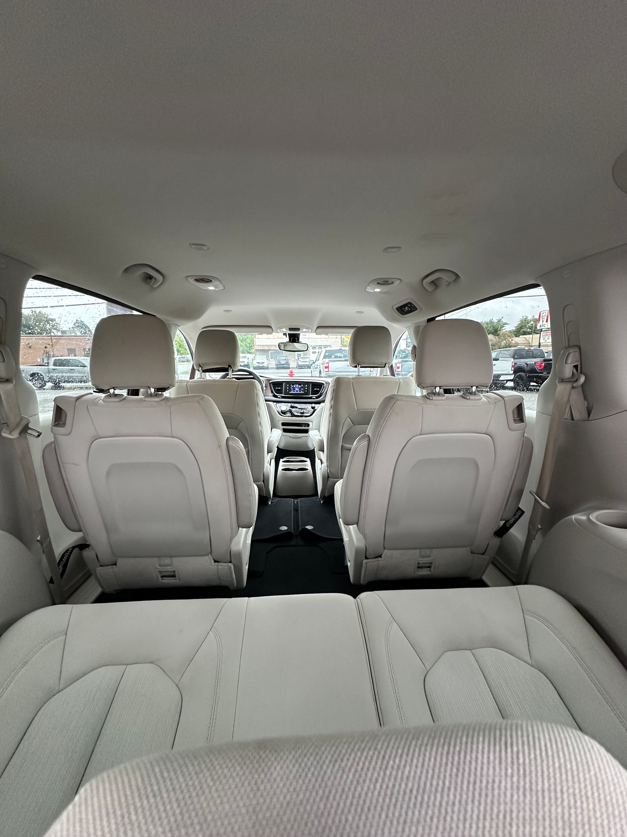 Used 2017 Chrysler Pacifica LX FWD image 20