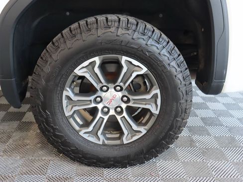 Used 2021 GMC Sierra 1500 SLE w/ X31 Off-Road Package AWD/4WD image 16