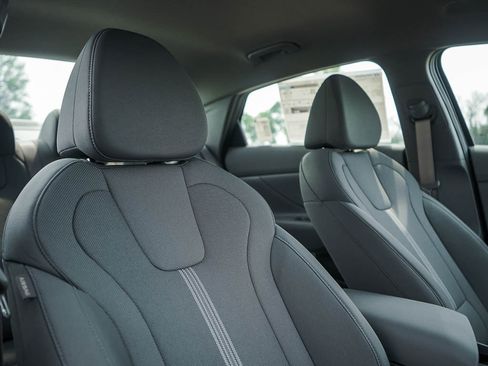 New 2026 Hyundai Elantra SE FWD image 10