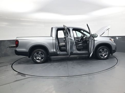 Used 2024 Honda Ridgeline TrailSport image 45