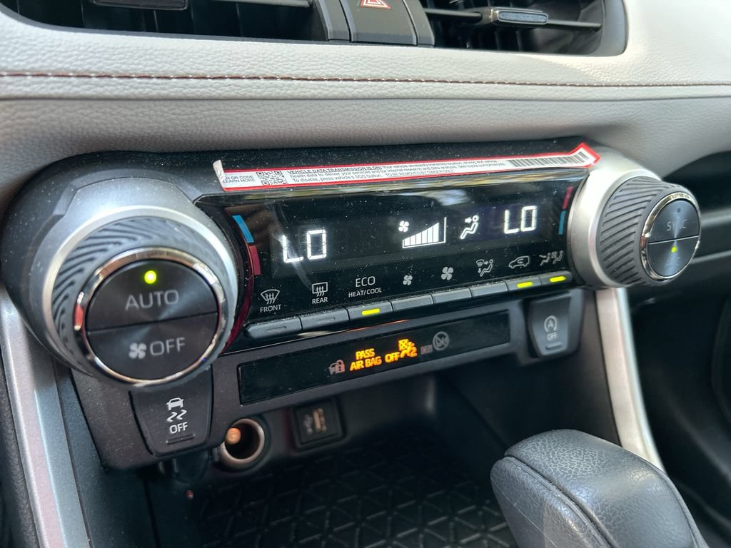 Used 2025 Toyota RAV4 XLE w/ Convenience Package FWD image 24