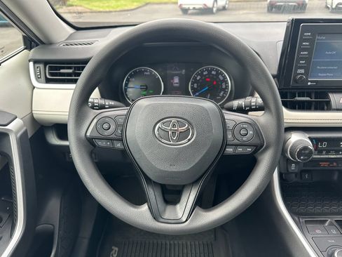 Used 2020 Toyota RAV4 XLE AWD/4WD image 19