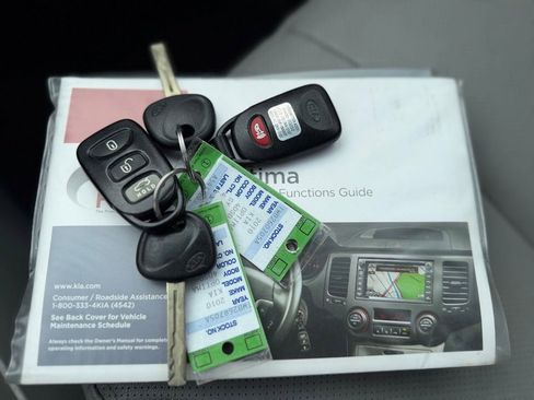 Used 2010 Kia Optima EX FWD image 21