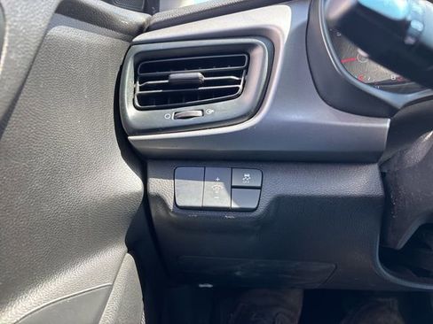 Used 2019 Kia Rio S image 18