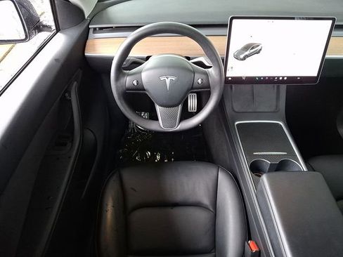 Used 2021 Tesla Model Y Performance image 13