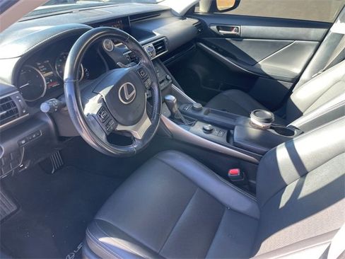 Used 2020 Lexus IS 300 image 4