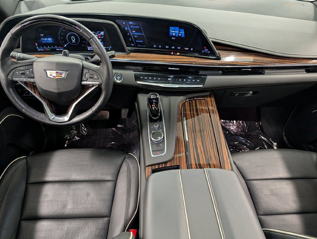 Used 2024 Cadillac Escalade Premium Luxury w/ Performance Package AWD/4WD image 29