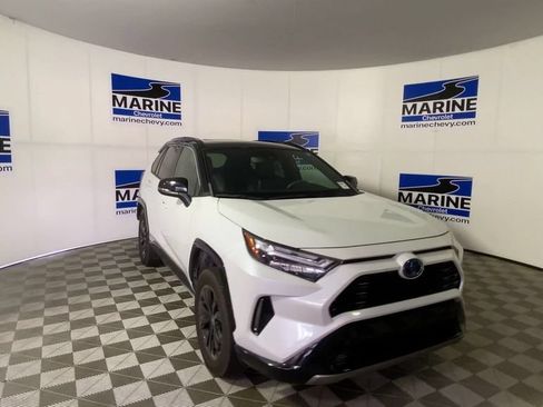 Used 2023 Toyota RAV4 XSE AWD/4WD image 4