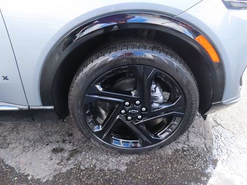 Used 2025 Chevrolet Equinox EV RS w/ Convenience Package II AWD/4WD image 10