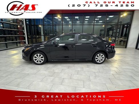 Used 2024 Toyota Corolla LE image 2