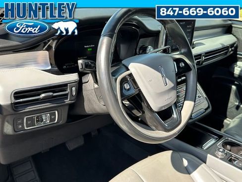 Used 2022 Lincoln Corsair Grand Touring image 25