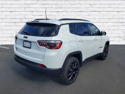 New 2026 Jeep Compass Latitude image 2