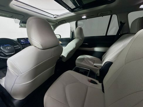 Certified 2024 Toyota Grand Highlander Limited image 26