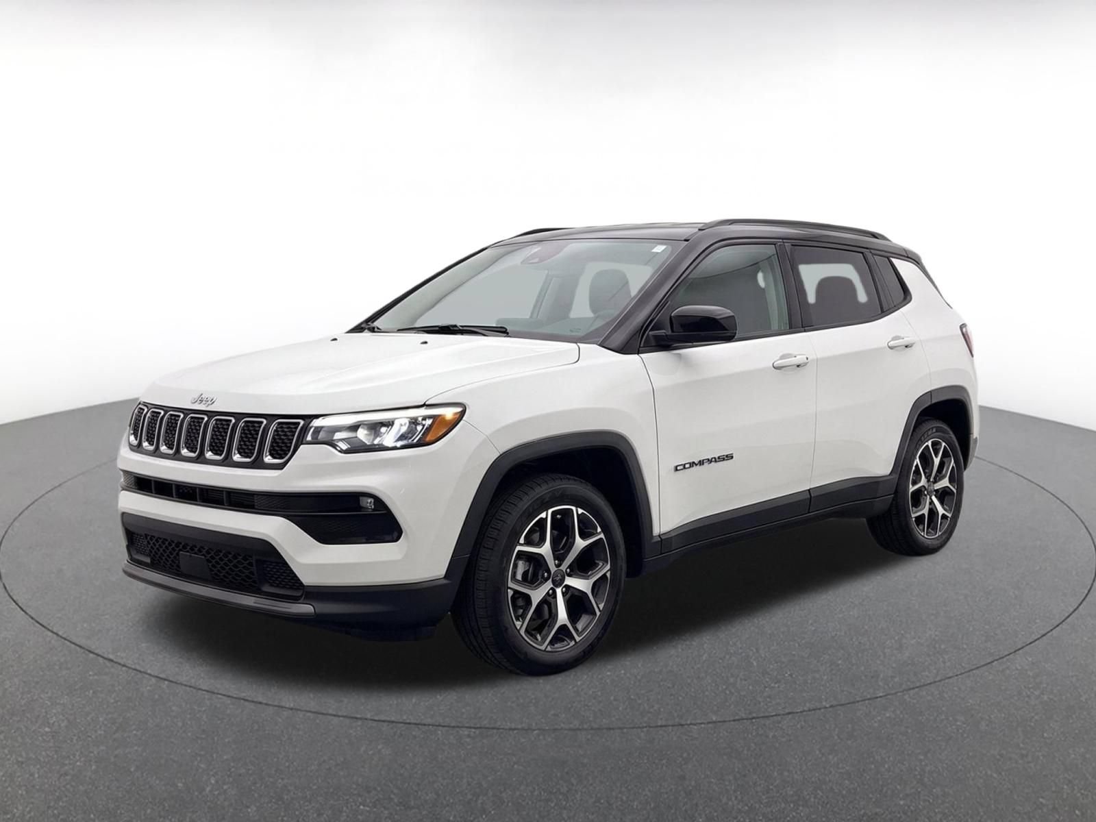 Used 2025 Jeep Compass Limited AWD/4WD image 3