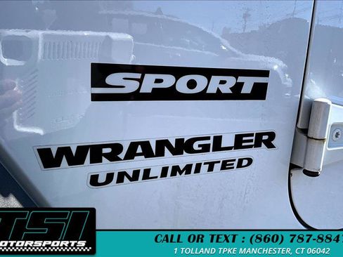 Used 2015 Jeep Wrangler Unlimited Sport w/ Quick Order Package 24S AWD/4WD image 8