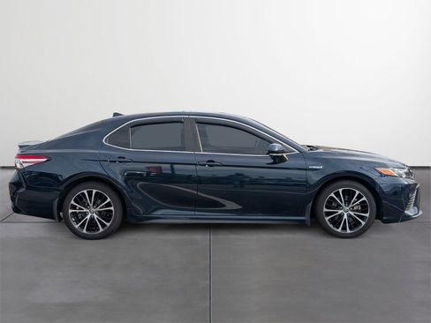 Used 2020 Toyota Camry SE image 6