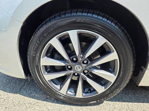 Used 2017 Nissan Altima 2.5 SV FWD image 9