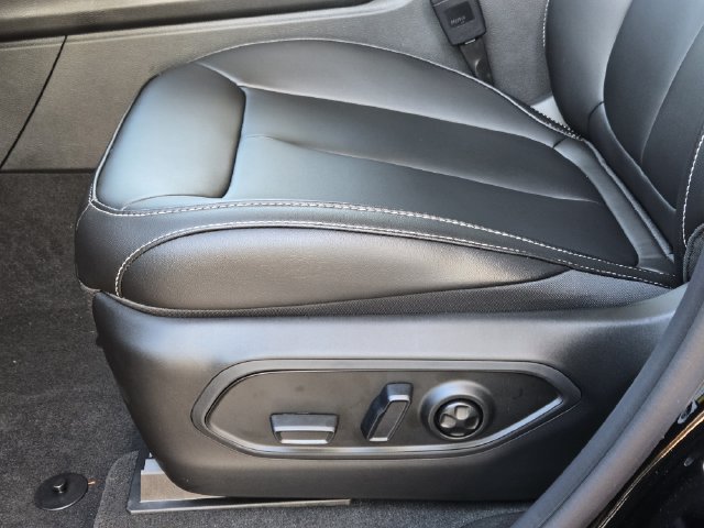 New 2027 Jeep Grand Cherokee Limited AWD/4WD image 18