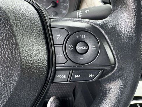 Used 2023 Toyota Corolla LE FWD image 30