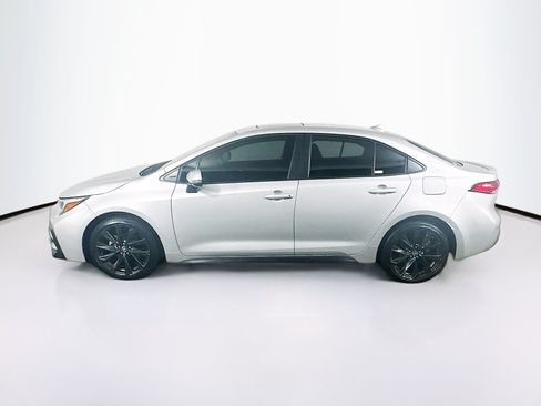 Used 2024 Toyota Corolla SE w/ SE Premium Package FWD image 4