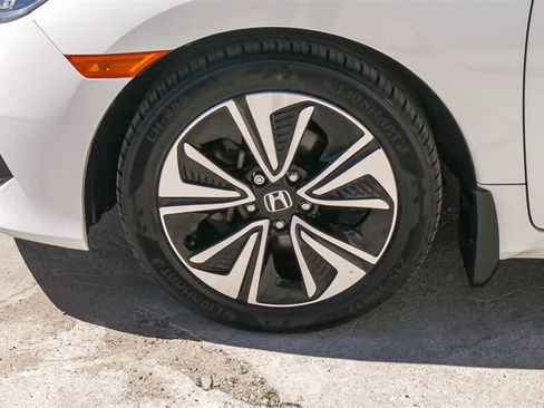 Used 2018 Honda Civic EX-T image 5