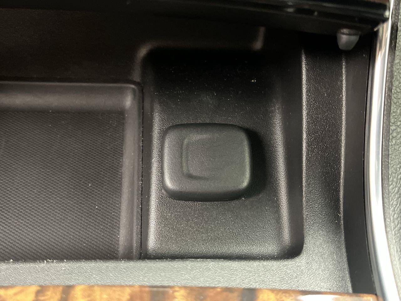 Used 2015 Chevrolet Impala LT w/ Convenience Package FWD image 22