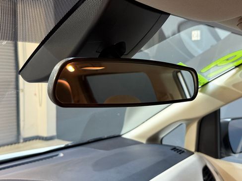 Used 2019 Toyota Sienna L image 18