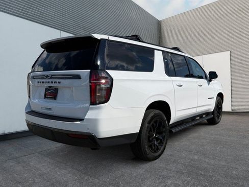 Used 2022 Chevrolet Suburban Z71 w/ Luxury Package AWD/4WD image 11