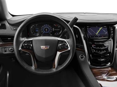 Used 2018 Cadillac Escalade Premium Luxury image 4