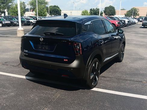 Used 2025 Nissan Kicks SR FWD image 5