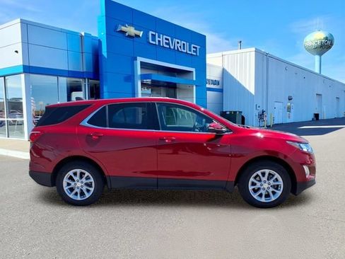 Used 2019 Chevrolet Equinox LT FWD image 2