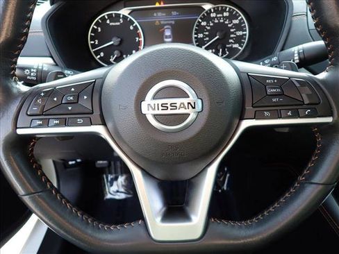 Used 2022 Nissan Altima 2.5 SR w/ Midnight Edition Package FWD image 16