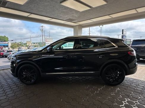 Used 2023 Lincoln Nautilus Reserve w/ Monochromatic Package AWD/4WD image 2