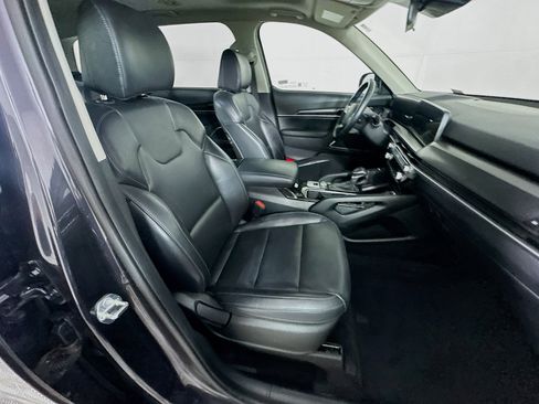 Used 2025 Kia Telluride S image 32