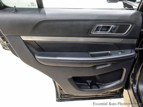 Used 2018 Ford Explorer XLT w/ Equipment Group 202A image 28