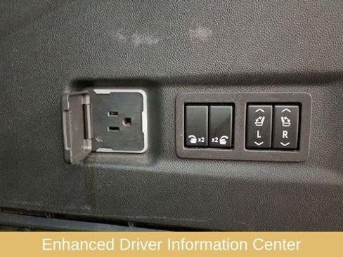 Used 2023 Chevrolet Suburban Premier image 15