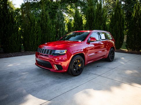 Used 2018 Jeep Grand Cherokee Trackhawk AWD/4WD image 6