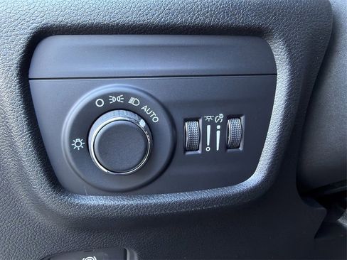 New 2025 Jeep Grand Cherokee L Altitude image 18